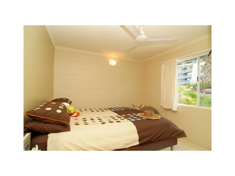 5/11 Island Drive, Cannonvale QLD 4802