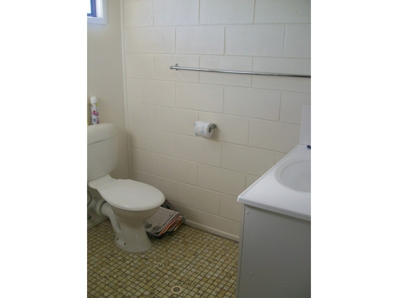 8/9 Salmon Street, Cannonvale QLD 4802