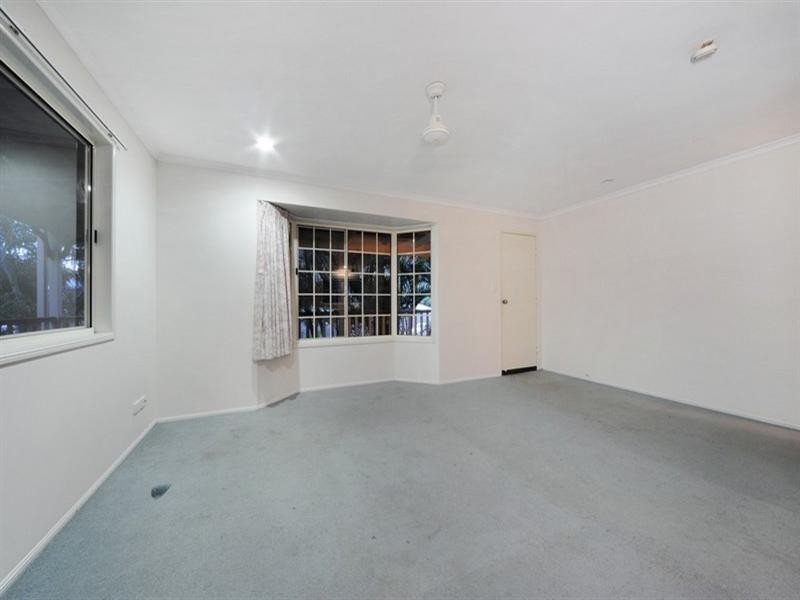 10 Solway Avenue, Cannonvale QLD 4802