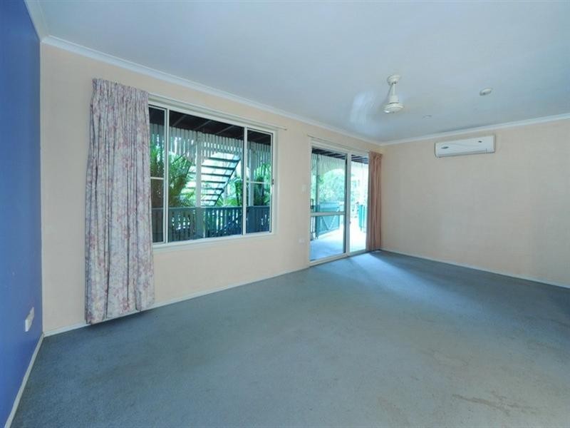 10 Solway Avenue, Cannonvale QLD 4802