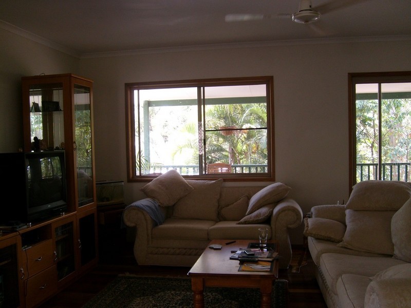 27 Eshelby Drive, Cannonvale QLD 4802