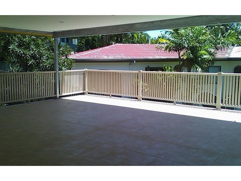 6 Pleasant Drive, Cannonvale QLD 4802
