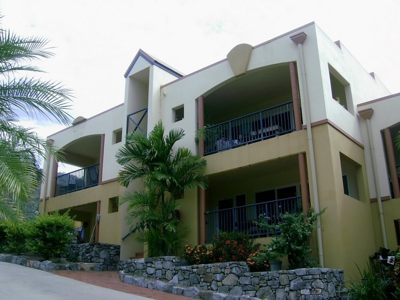 2/24 Island Drive, Cannonvale QLD 4802