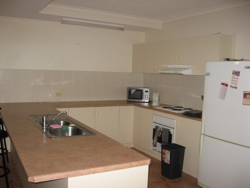 2/24 Island Drive, Cannonvale QLD 4802