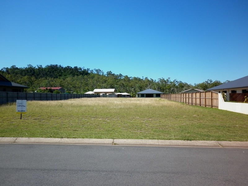 9 Henderson Street, Cannonvale QLD 4802
