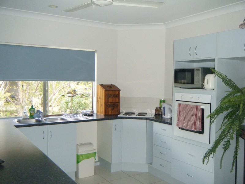 50 Valley Drive, Cannonvale QLD 4802