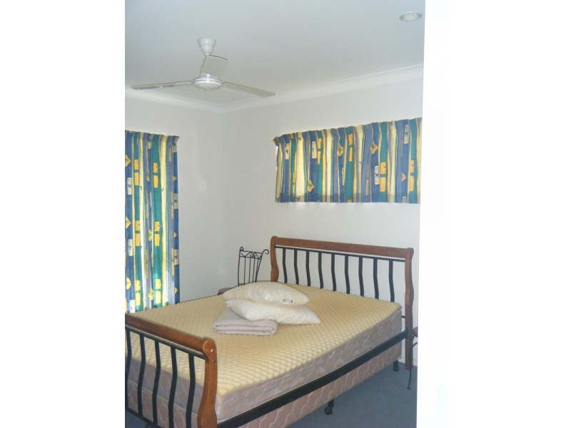 50 Valley Drive, Cannonvale QLD 4802