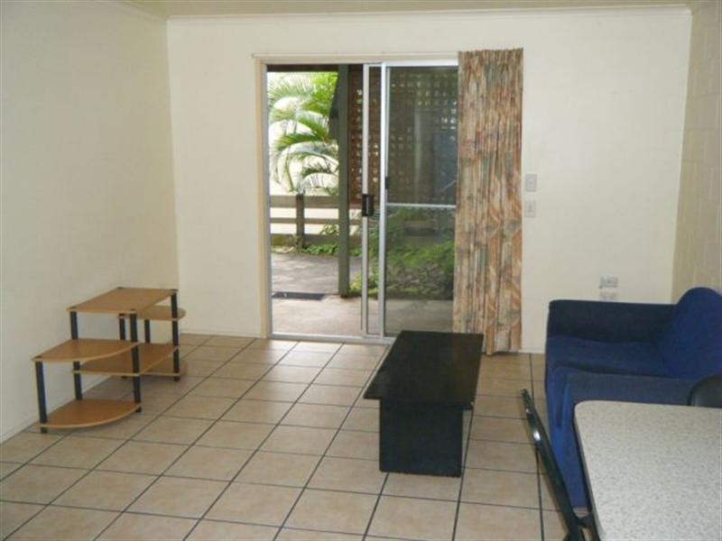 4/6 St Martins Lane, Cannonvale QLD 4802