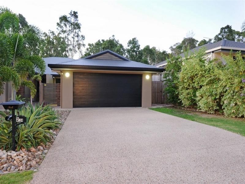 2/24 Links Drive, Cannonvale QLD 4802