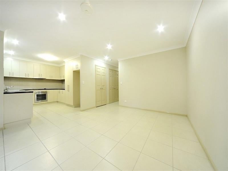 2/24 Links Drive, Cannonvale QLD 4802