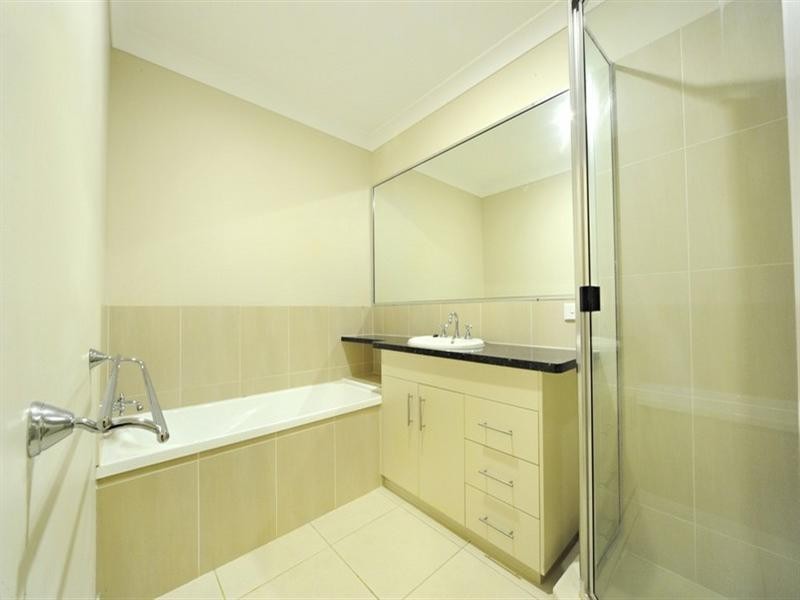 2/24 Links Drive, Cannonvale QLD 4802