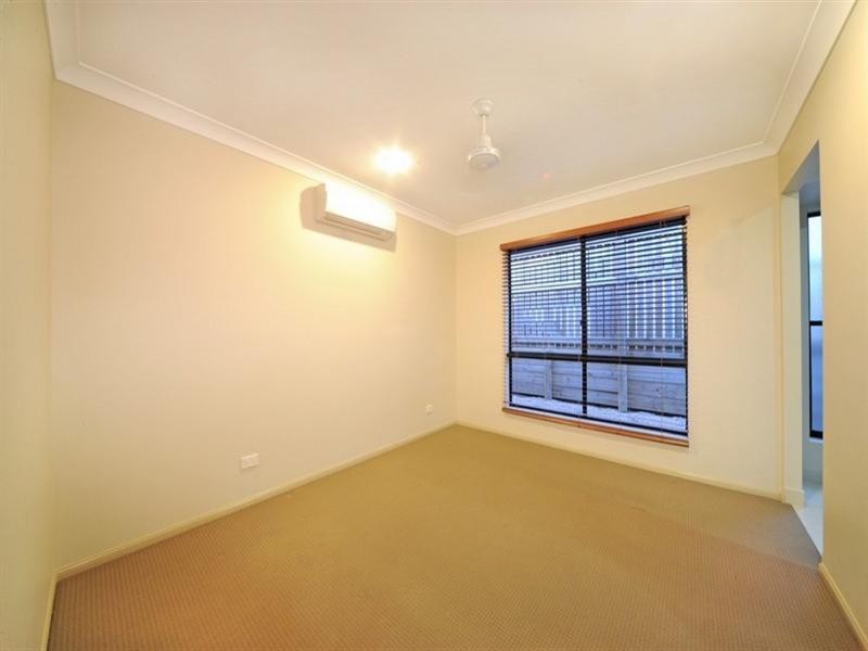 2/24 Links Drive, Cannonvale QLD 4802