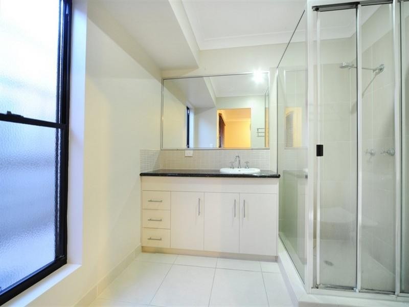 2/24 Links Drive, Cannonvale QLD 4802