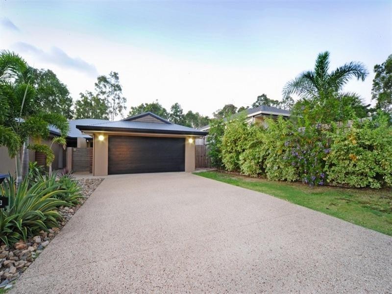 2/24 Links Drive, Cannonvale QLD 4802
