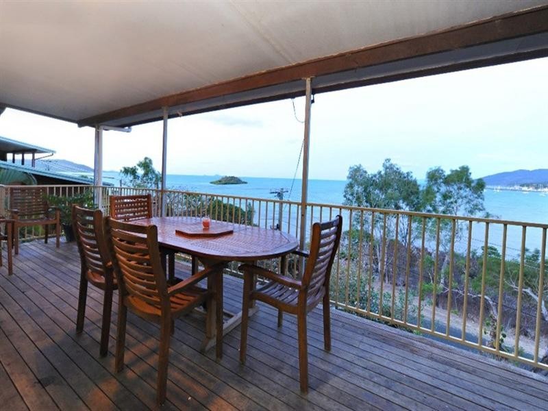 14 Coral Esplanade, Cannonvale QLD 4802