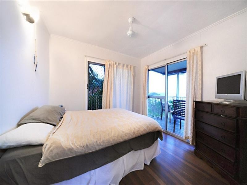 14 Coral Esplanade, Cannonvale QLD 4802