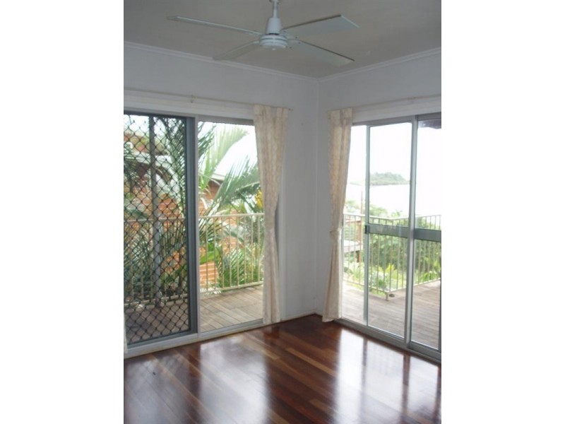 14 Coral Esplanade, Cannonvale QLD 4802