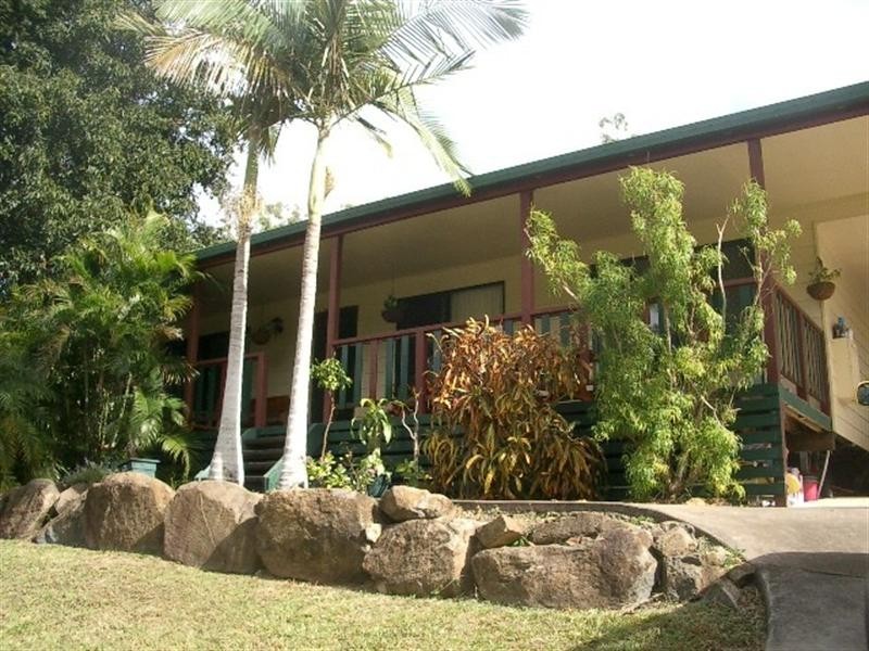 20 Grace Avenue, Cannonvale QLD 4802