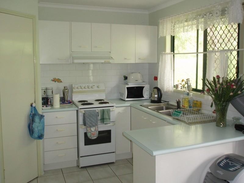 20 Grace Avenue, Cannonvale QLD 4802