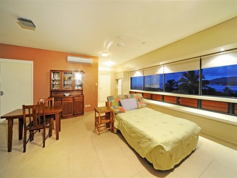 6 Palm Drive, Cannonvale QLD 4802