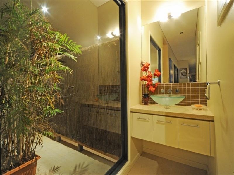 6 Palm Drive, Cannonvale QLD 4802