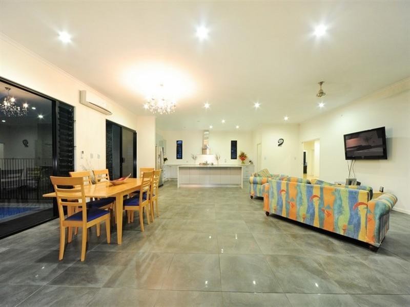 140 Kookaburra Drive, Cannonvale QLD 4802