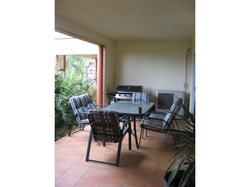 2/24 Island Drive, Cannonvale QLD 4802