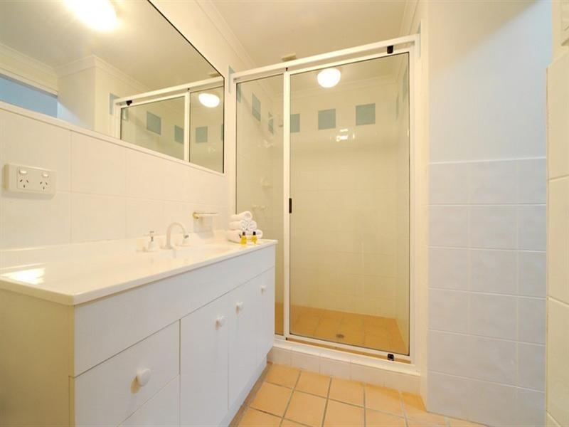 6/24 Beach Road, Cannonvale QLD 4802