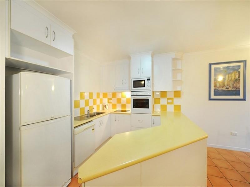 6/24 Beach Road, Cannonvale QLD 4802