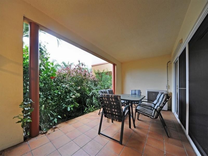 2/24 Island Drive, Cannonvale QLD 4802