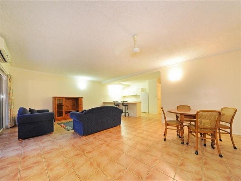 2/24 Island Drive, Cannonvale QLD 4802