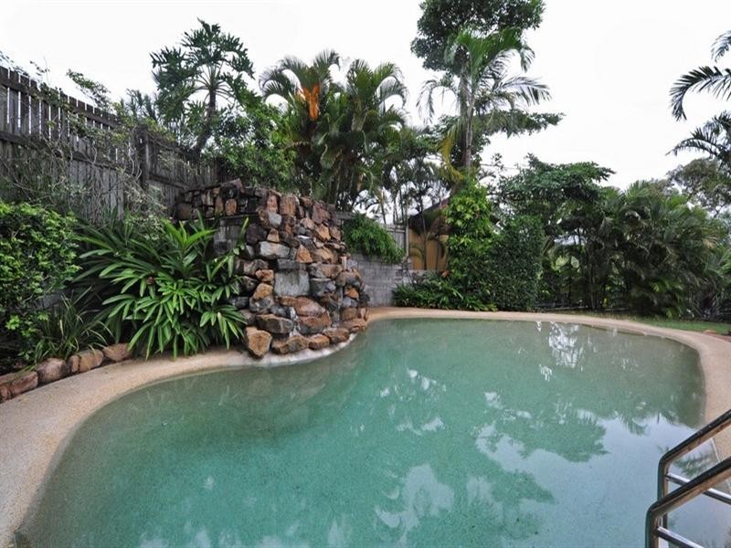 2/24 Island Drive, Cannonvale QLD 4802