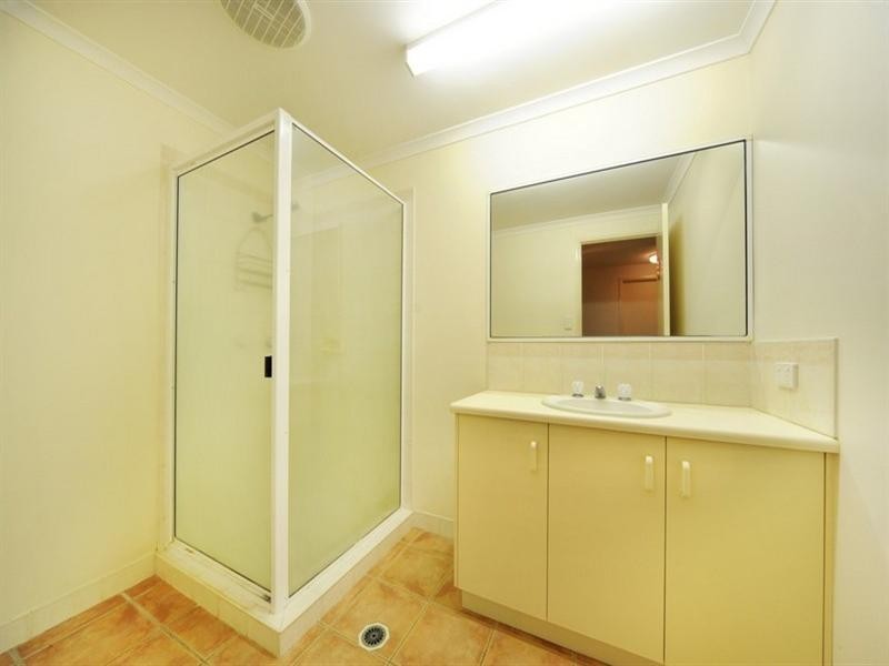 2/24 Island Drive, Cannonvale QLD 4802