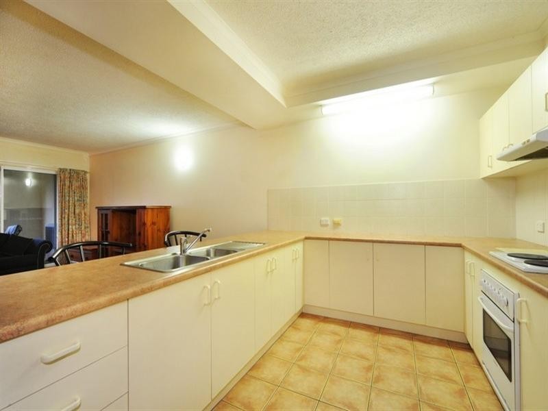 2/24 Island Drive, Cannonvale QLD 4802