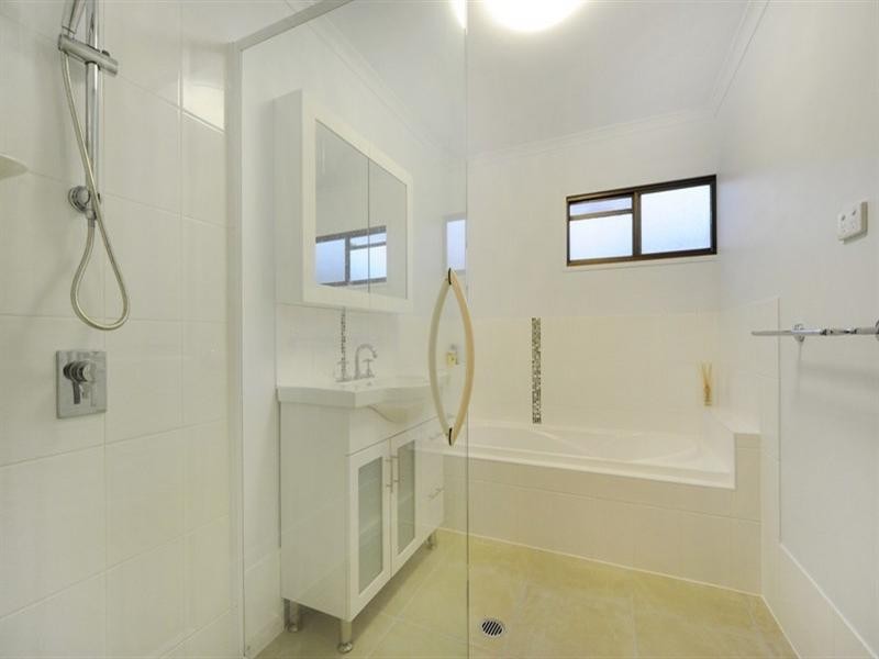 228 Paluma Road, Cannonvale QLD 4802