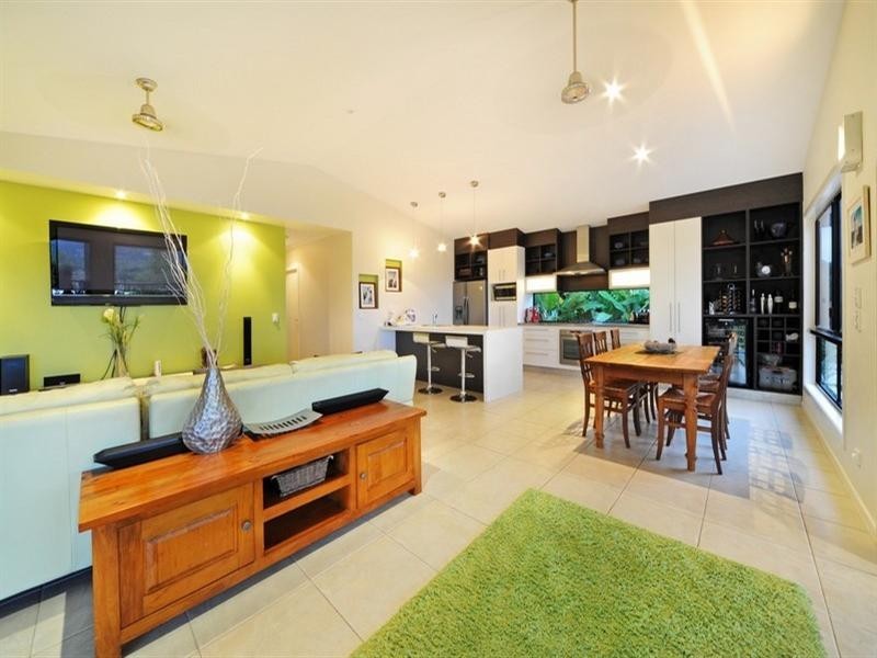 18 Abell Road, Cannonvale QLD 4802