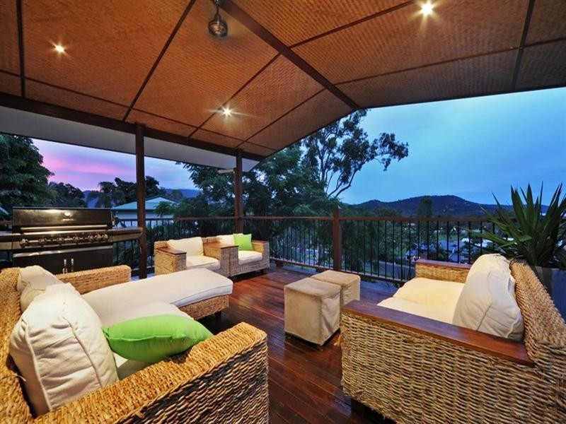 18 Abell Road, Cannonvale QLD 4802