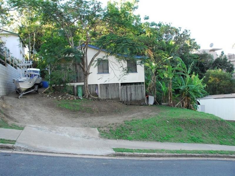 9 Begley Street, Airlie Beach QLD 4802