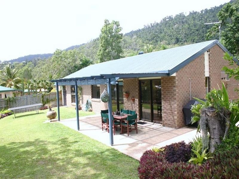 6 Laurence Close, Cannonvale QLD 4802