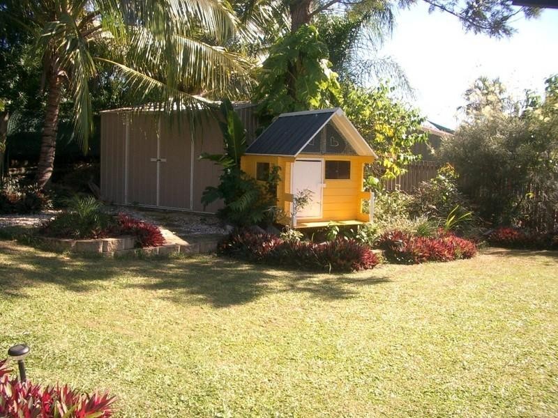 6 Laurence Close, Cannonvale QLD 4802