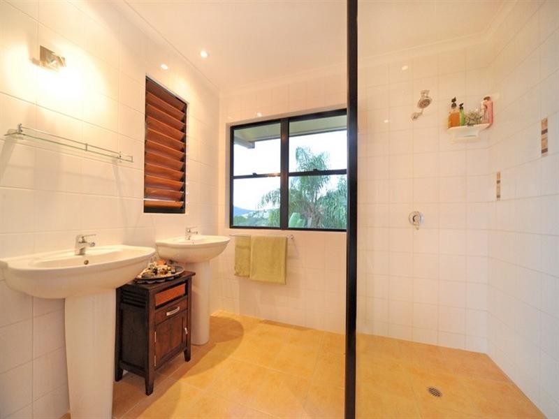 13 Kara Crescent, Airlie Beach QLD 4802