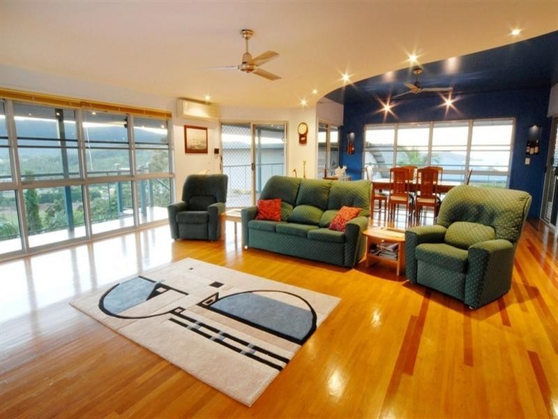 8/14 Hamilton Avenue, Cannonvale QLD 4802