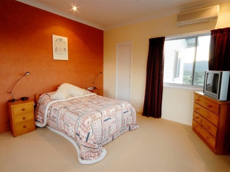 8/14 Hamilton Avenue, Cannonvale QLD 4802