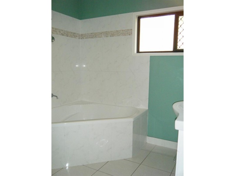 41 Eshelby Drive, Cannonvale QLD 4802