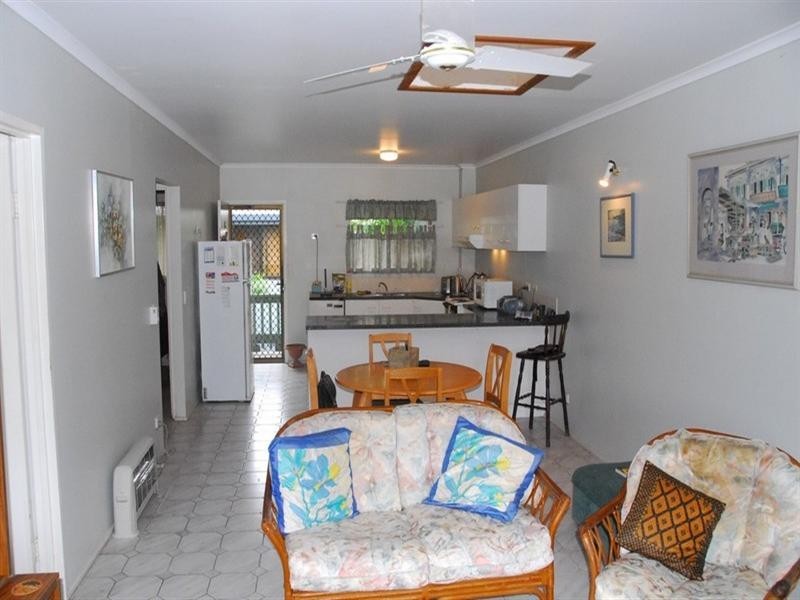 6/5 Border Drive, Cannonvale QLD 4802