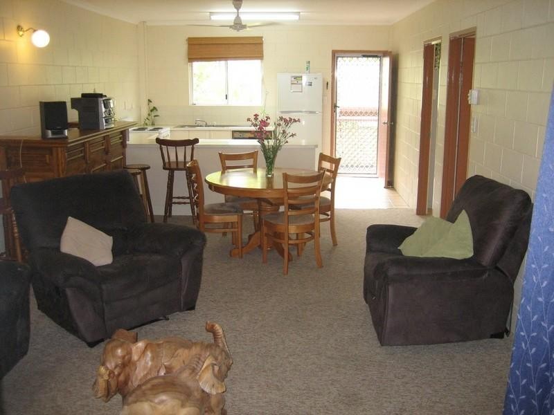 8/14 Island Drive, Cannonvale QLD 4802