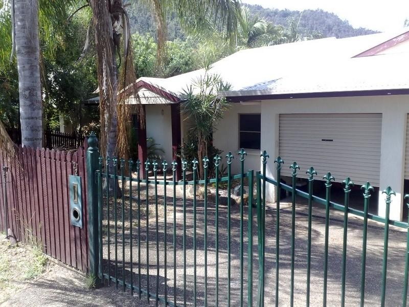 22 Panoramic Court, Cannonvale QLD 4802