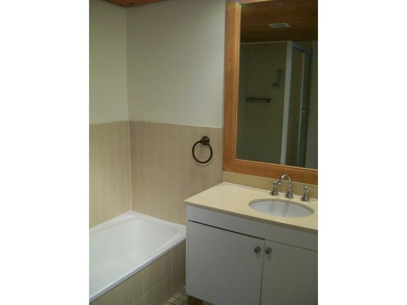 106/4 Eshelby Drive, Cannonvale QLD 4802