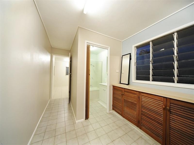 1 Beach Road, Cannonvale QLD 4802