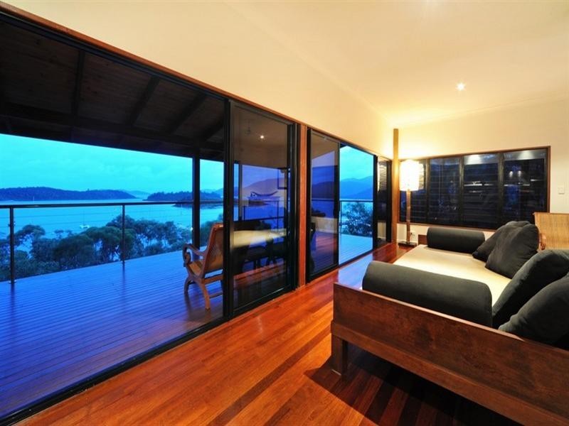 1 Bay Terrace, Shute Harbour QLD 4802